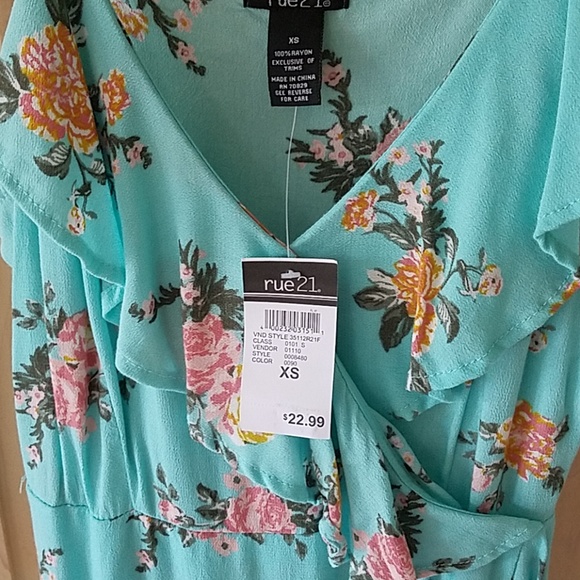 Floral Summer Short Dress RUE21 - Picture 2 of 4